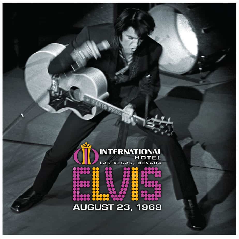 et pour ceux qui aiment ELVIS Elvis_International-Hotel-RSD-187226072